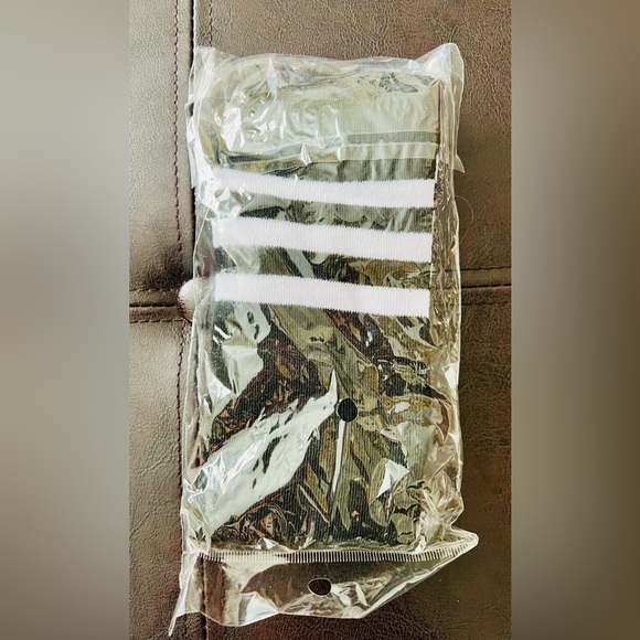 NWT 2 Pair of Thigh High/Over the Knee Black and White Tube Socks w/ 3 Stripes - Picture 11 of 15